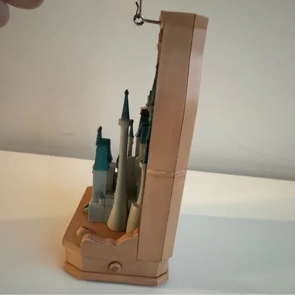 Hallmark Keepsake Ornament 2013 DISNEY CINDERELLA CINDERELLA'S CASTLE - Picture 9 of 10